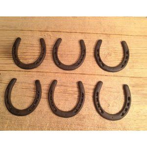 SIX Horse Shoes Rustic Cast Iron 05208